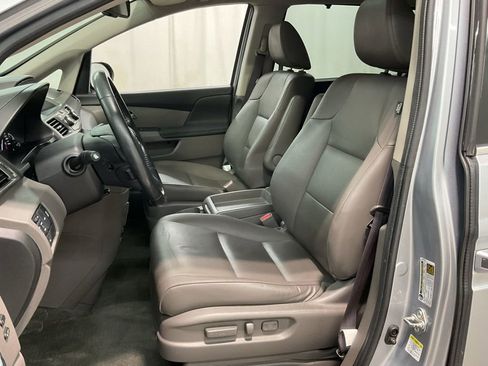 Used 2016 Honda Odyssey Touring Elite image 21