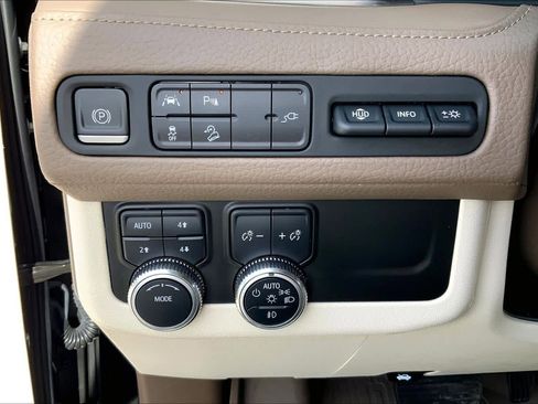 Used 2021 GMC Yukon Denali w/ LPO, Illumination Package image 22