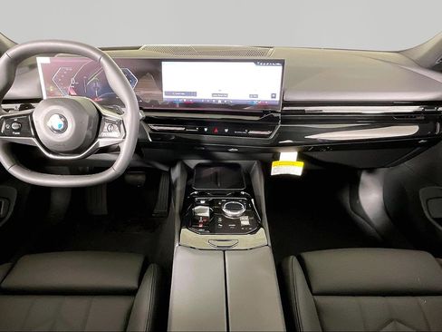 New 2026 BMW 530i xDrive w/ Premium Package AWD/4WD image 8