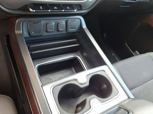 Used 2017 GMC Sierra 1500 SLE w/ SLE Value Package image 11