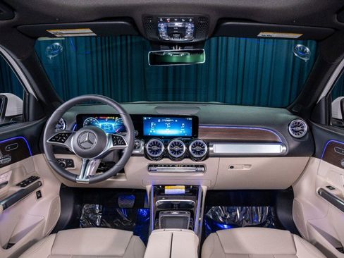 New 2026 Mercedes-Benz GLB 250 4MATIC image 14