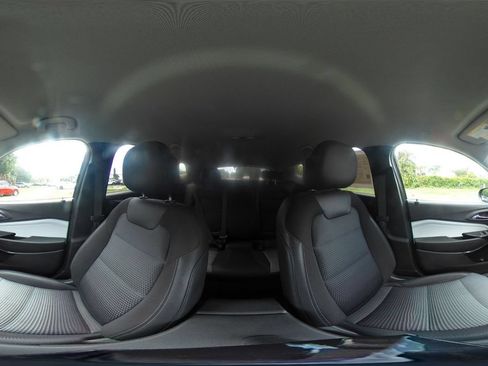 Used 2025 Chevrolet Trax LT w/ LT Convenience Package FWD image 42