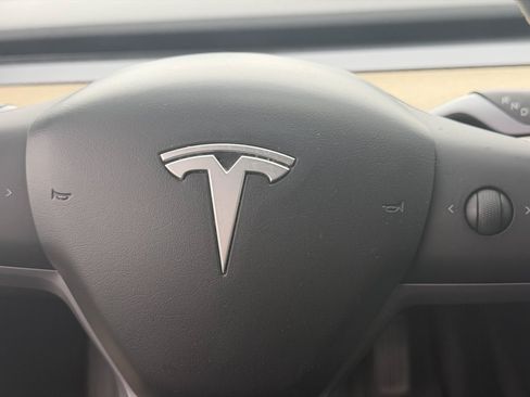 Used 2018 Tesla Model 3 Mid Range RWD image 17
