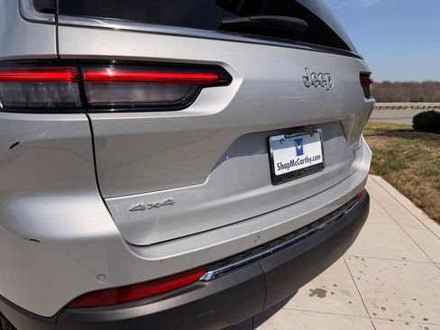 Used 2024 Jeep Grand Cherokee L Limited w/ Luxury Tech Group II AWD/4WD image 35