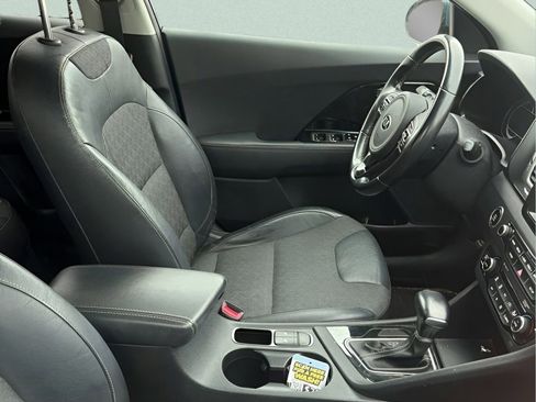 Used 2017 Kia Niro EX w/ Paint Protection Package image 6