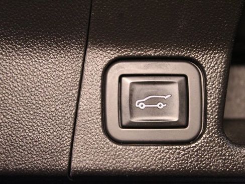 Used 2019 GMC Acadia SLE image 18