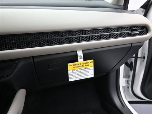 New 2026 Honda HR-V LX image 23