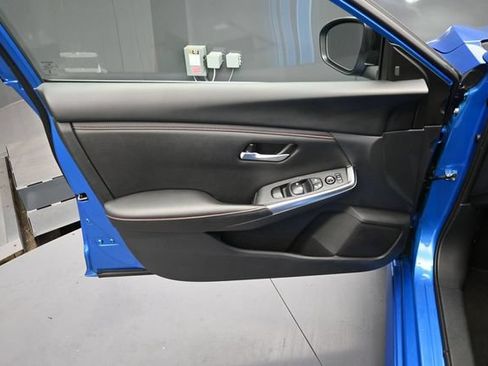 Used 2025 Nissan Sentra SR FWD image 15