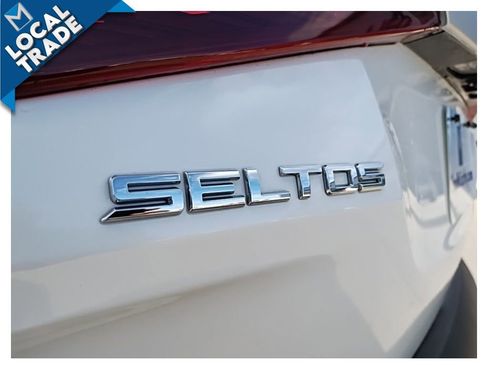 Used 2021 Kia Seltos EX image 12