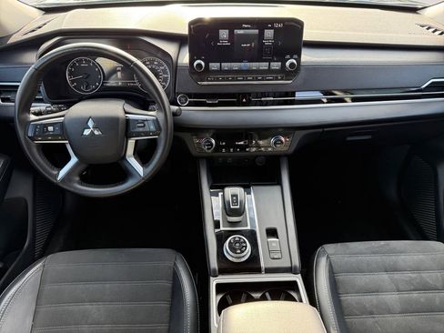Used 2024 Mitsubishi Outlander SE image 10