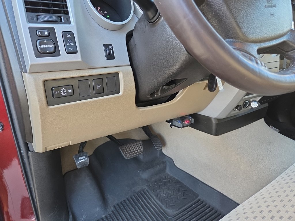 Used 2008 Toyota Tundra 4x4 CrewMax w/ Tow Pkg image 22