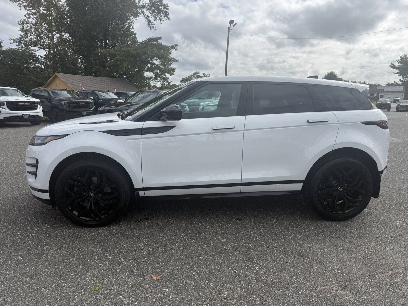 Used 2023 Land Rover Range Rover Evoque R-Dynamic SE AWD/4WD image 6