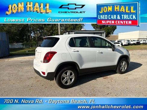 Used 2022 Chevrolet Trax LS image 8