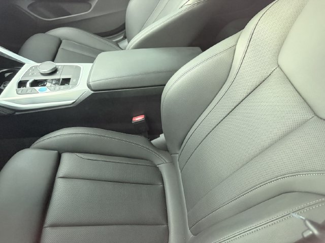 Used 2023 BMW i4 eDrive40 w/ M Sport Package RWD image 9