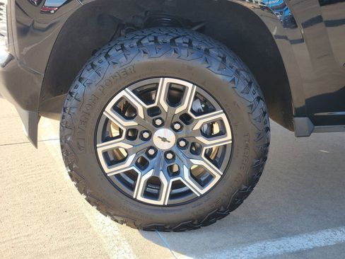 Used 2023 Chevrolet Colorado Z71 w/ Z71 Convenience Package 2 image 15