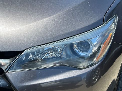 Used 2016 Toyota Camry SE FWD image 11
