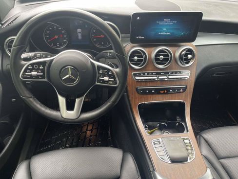 Used 2022 Mercedes-Benz GLC 300 4MATIC image 2