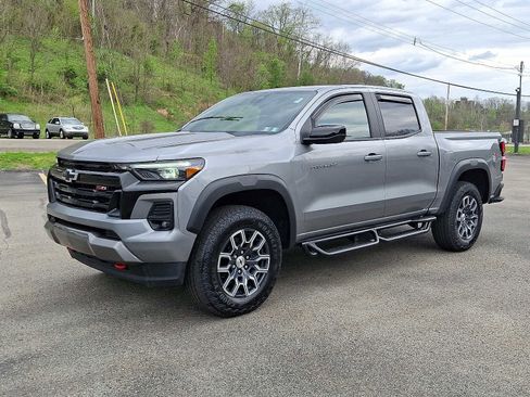 Used 2024 Chevrolet Colorado Z71 w/ Z71 Convenience Package 2 AWD/4WD image 3