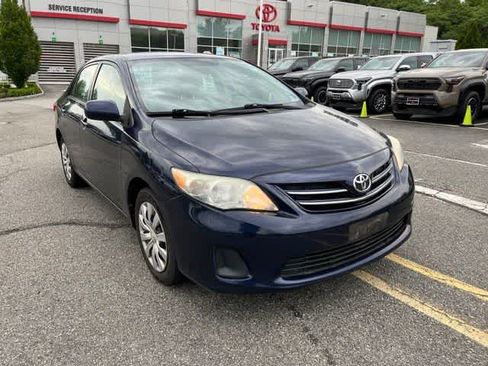 Used 2013 Toyota Corolla LE FWD image 3