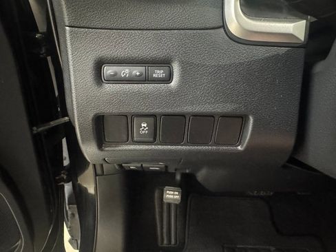 Used 2017 Nissan Murano SV w/ Premium Plus Package image 10