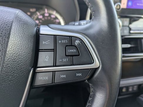 Used 2023 Toyota Highlander LE image 25