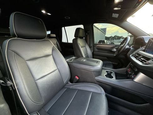 Used 2023 Chevrolet Tahoe Premier AWD/4WD image 32