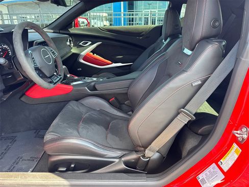 Used 2022 Chevrolet Camaro ZL1 image 10
