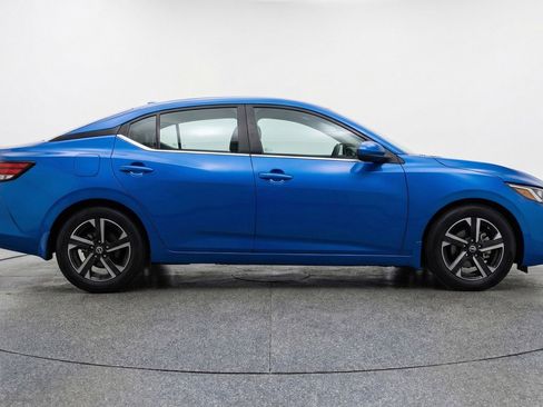 Used 2025 Nissan Sentra SV FWD image 11