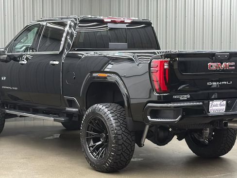Used 2026 GMC Sierra 3500 Denali w/ Denali Reserve Package AWD/4WD image 3