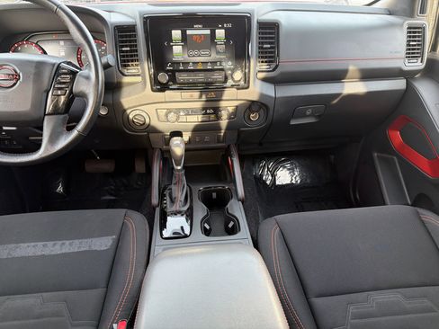 Used 2022 Nissan Frontier PRO-4X w/ Technology Package image 18