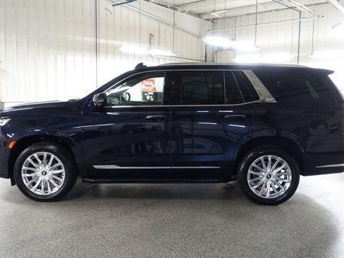 Used 2023 Cadillac Escalade Premium Luxury AWD/4WD image 4