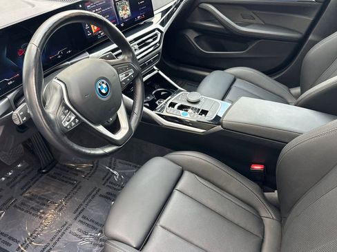 Used 2023 BMW i4 eDrive35 image 9