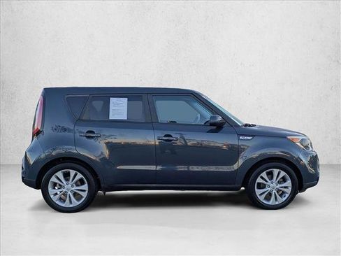 Used 2016 Kia Soul + image 4
