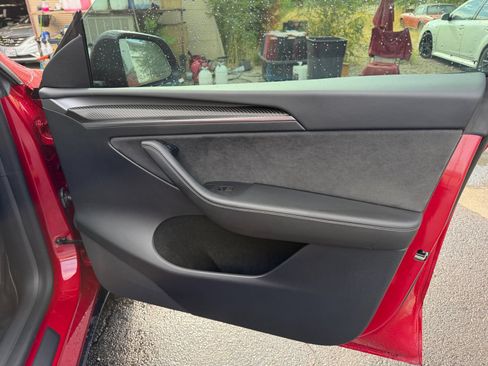 Used 2022 Tesla Model Y Performance AWD/4WD image 17