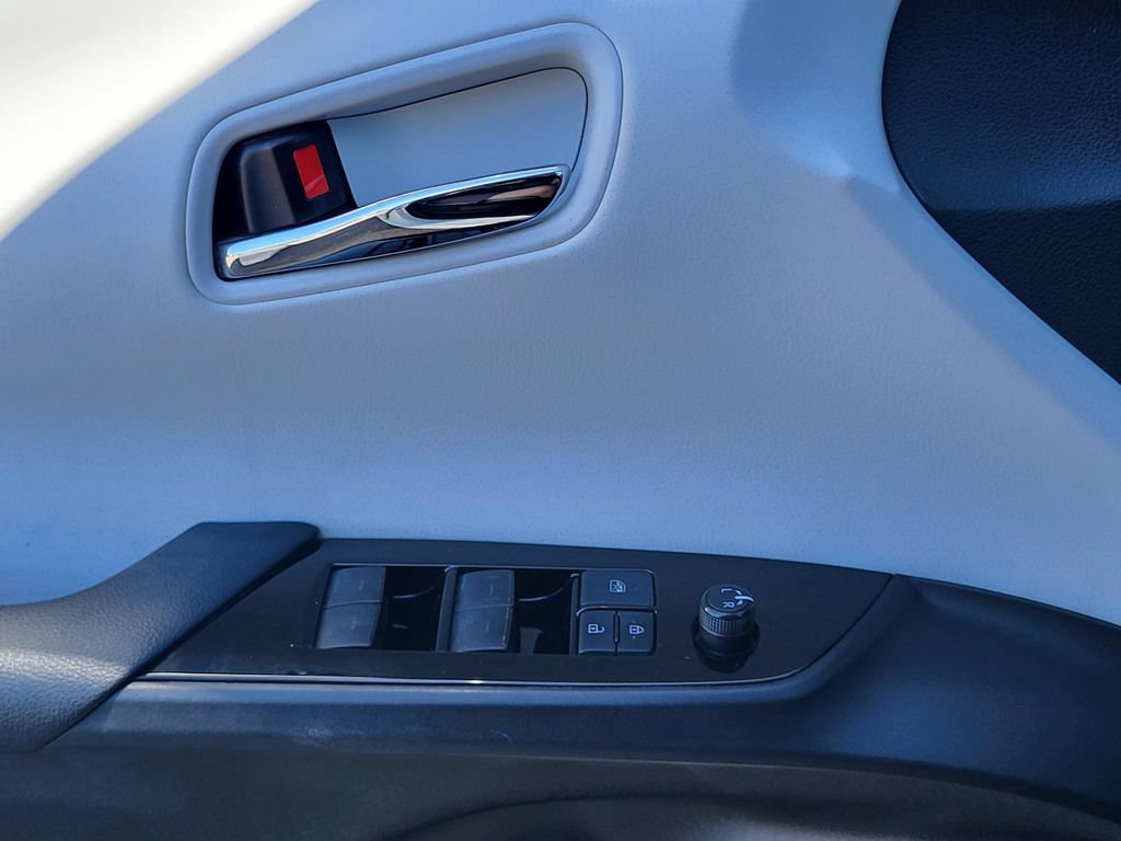 Used 2019 Toyota Prius XLE AWD/4WD image 14