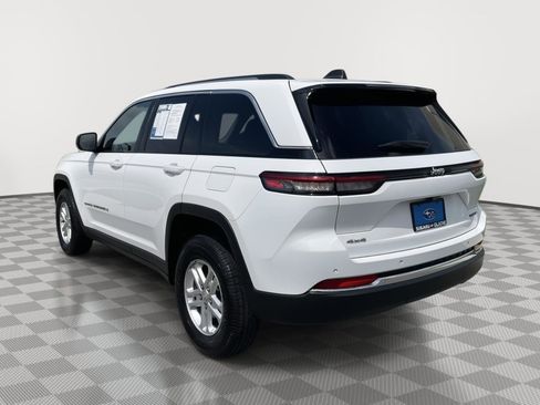 Used 2023 Jeep Grand Cherokee Laredo w/ Luxury Tech Group I AWD/4WD image 16