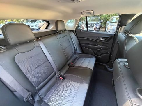 Used 2025 Chevrolet Trax LT w/ Driver Confidence Package image 12