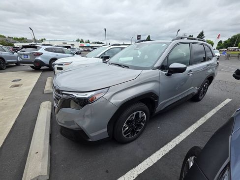 Certified 2025 Subaru Forester Premium AWD/4WD image 7