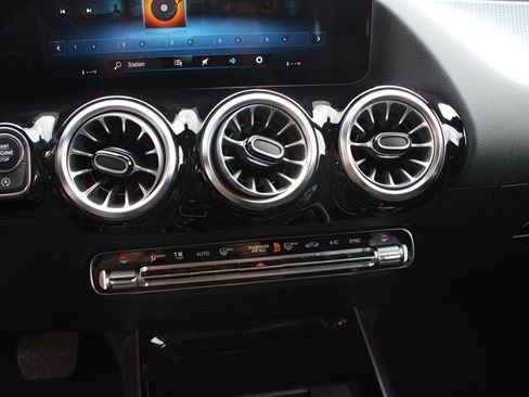 Used 2023 Mercedes-Benz GLA 250 w/ Premium Package image 16