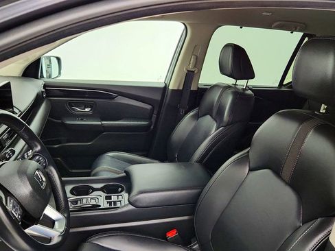 Used 2025 Honda Pilot EX-L image 19