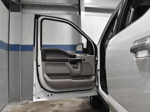 Used 2019 Ford F150 Limited w/ Trailer Tow Package image 11