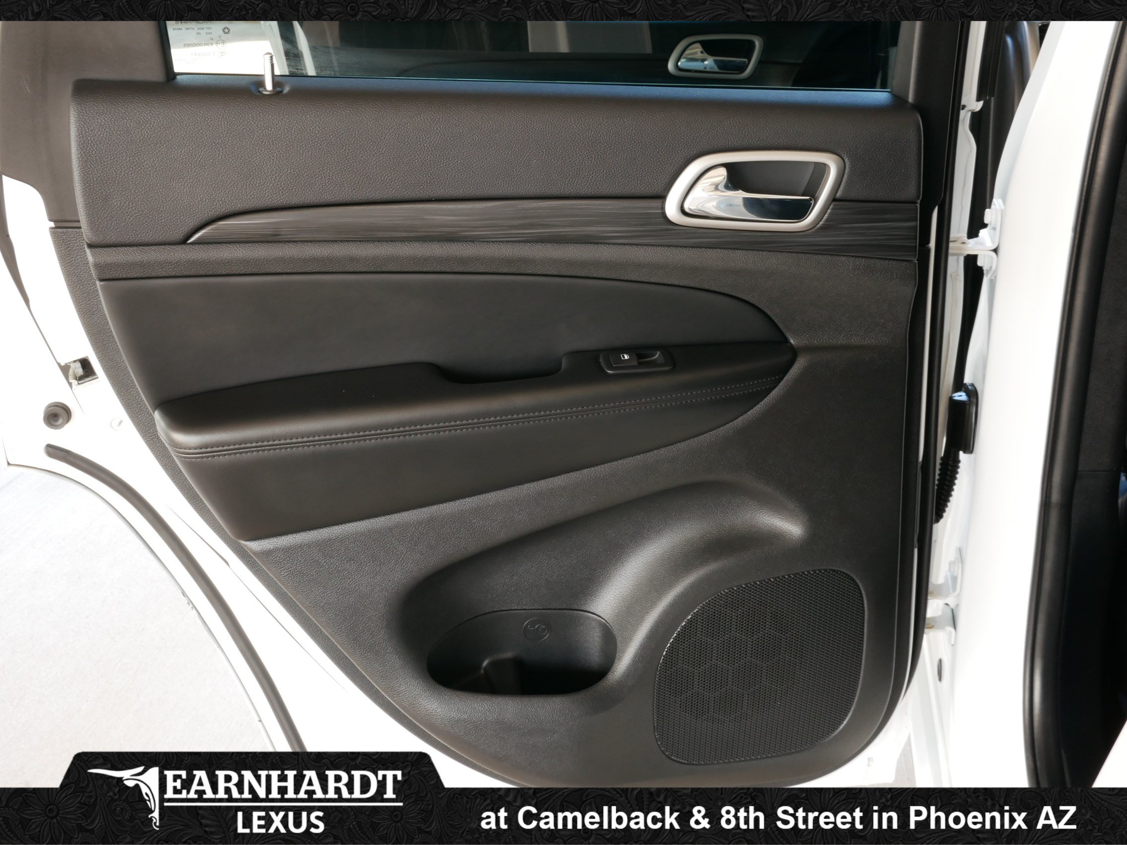 Used 2020 Jeep Grand Cherokee Altitude AWD/4WD image 24