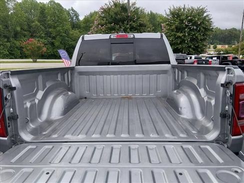 Used 2022 RAM 1500 Laramie AWD/4WD image 15