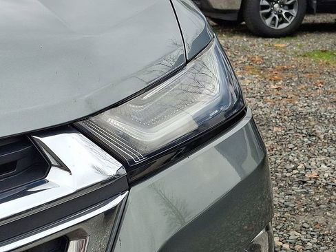 Used 2023 Chevrolet Traverse LT image 36