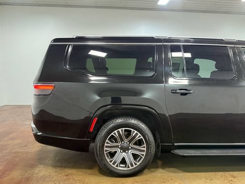 Used 2023 Jeep Wagoneer L Series II AWD/4WD image 33