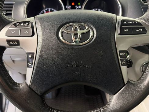 Used 2013 Toyota Highlander Limited AWD/4WD image 16