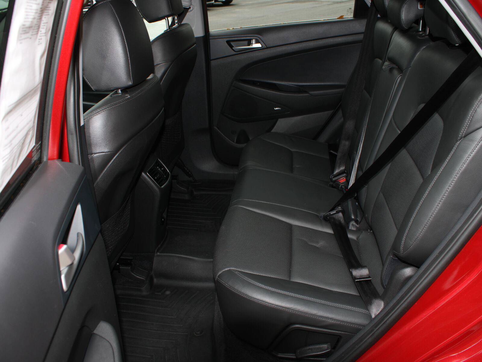 Used 2021 Hyundai Tucson Limited AWD/4WD image 19