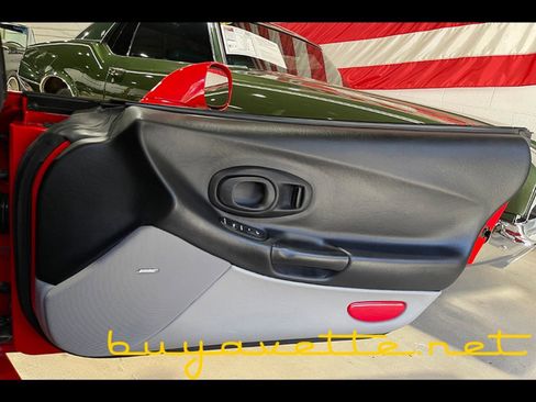 Used 2003 Chevrolet Corvette Convertible w/ Preferred Equipment Group1 image 25