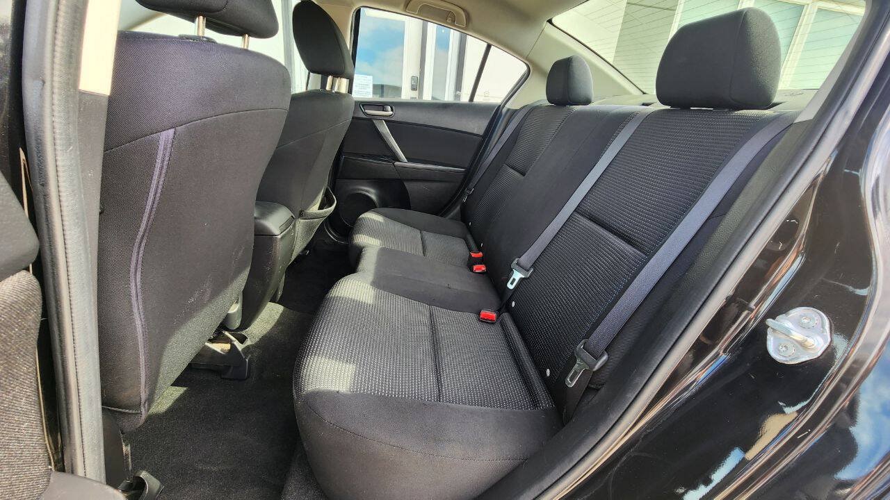 Used 2013 MAZDA MAZDA3 i Sport FWD image 17