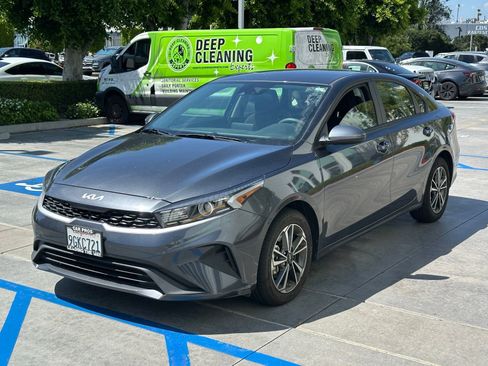 Used 2023 Kia Forte LXS FWD image 2